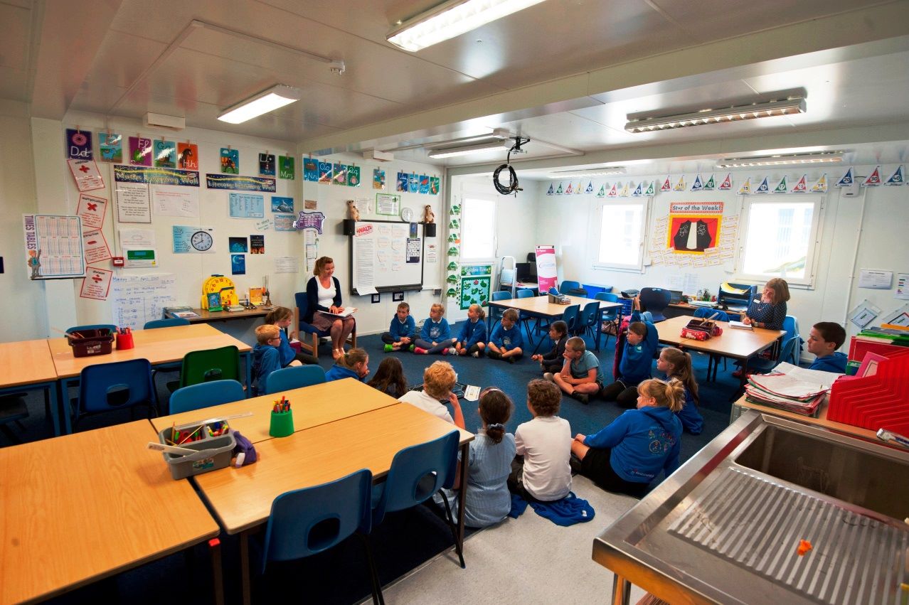 Expansion of school with mobile space systems, Grade Ruan (GB)