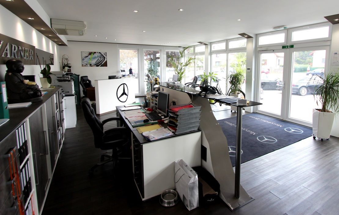 KFZ Warner Auto sales room, Möllersdorf (Austria)