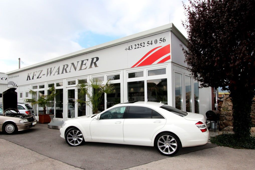 KFZ Warner Auto sales room, Möllersdorf (Austria)
