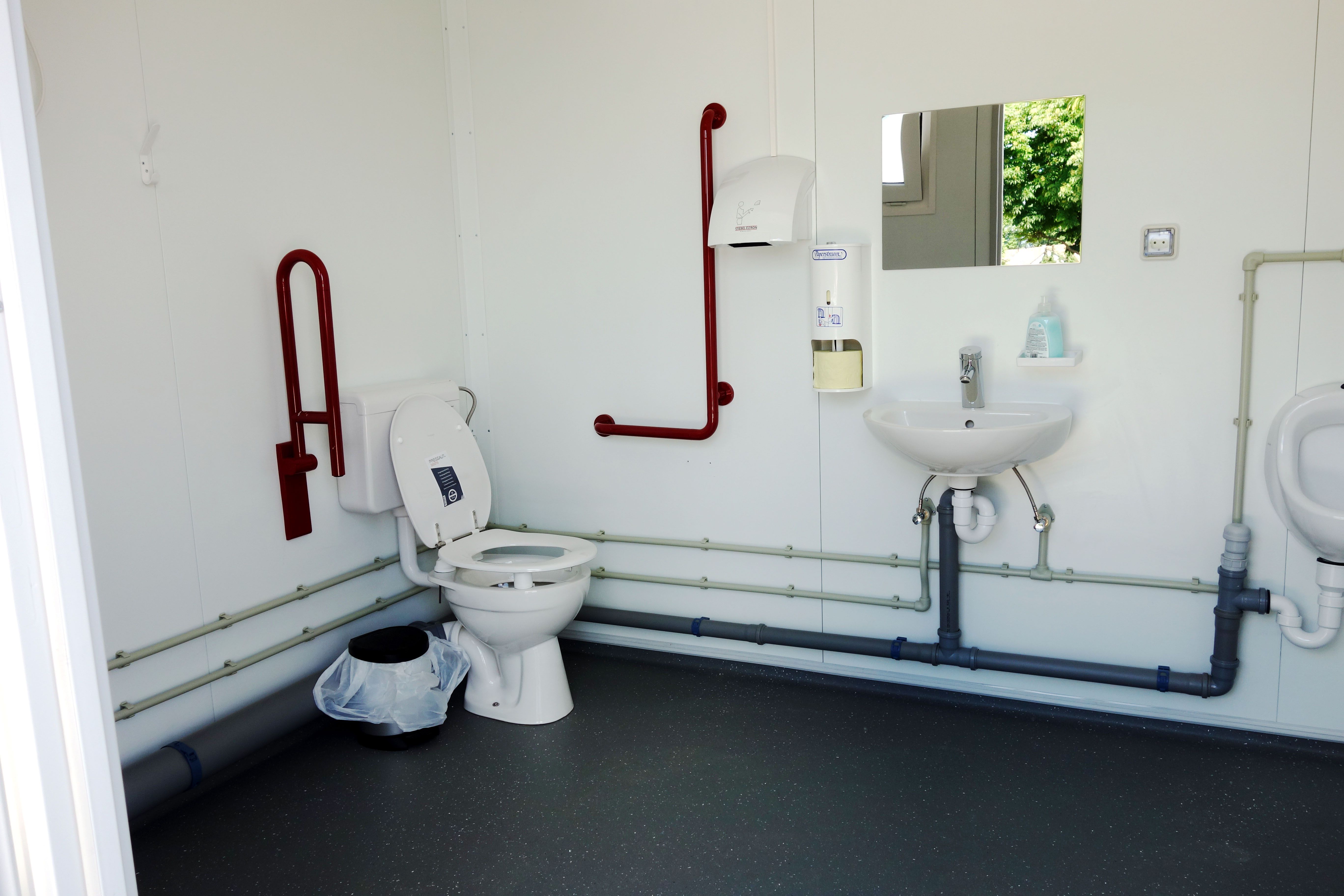 Handicapvenlige sanitæranlæg