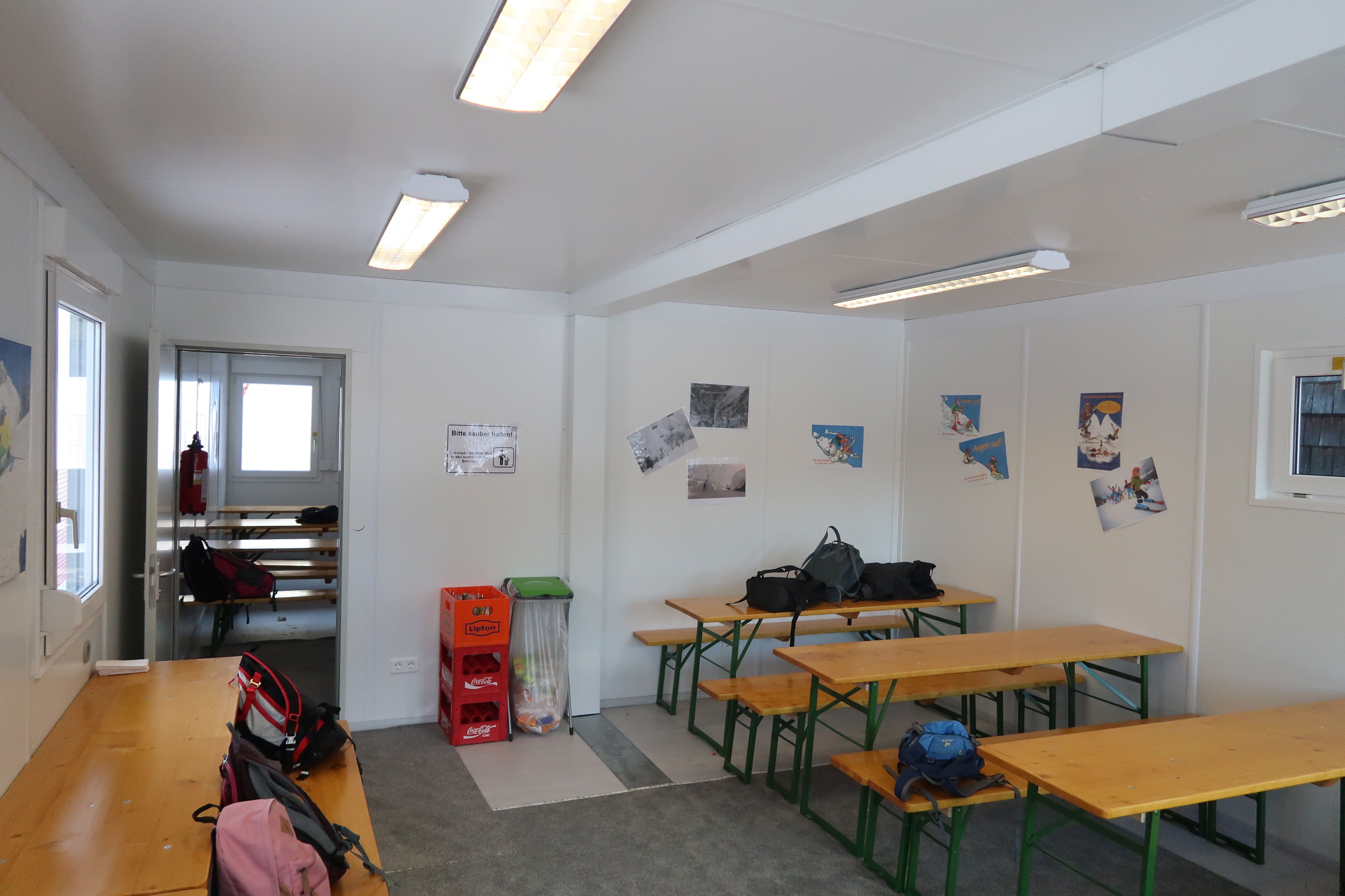 Modular building as a common room next to the ski slope, Werfenweng (AT) interior view