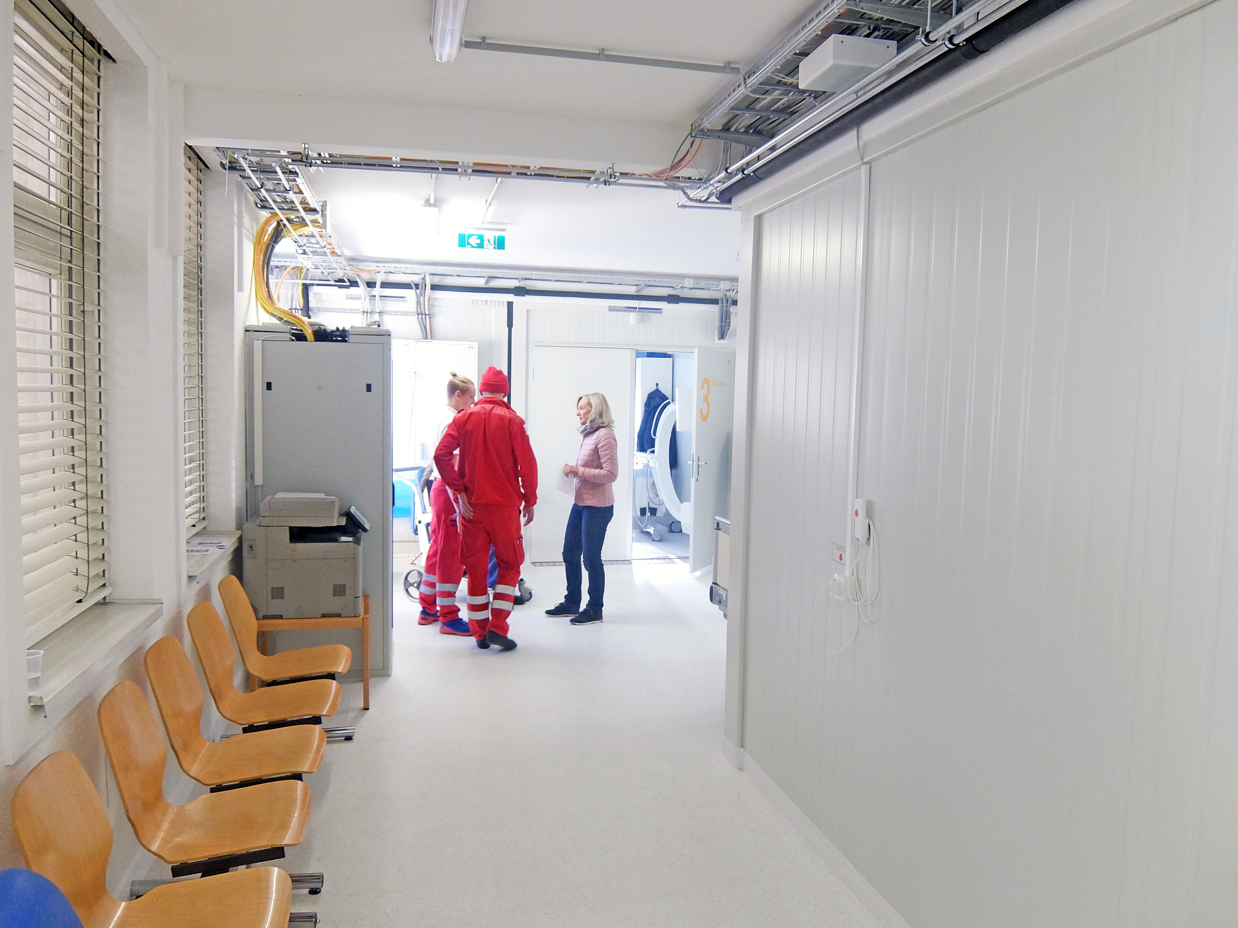 Venteværelse i delstatsklinikken "Landesklinikum Tamsweg" (AT)