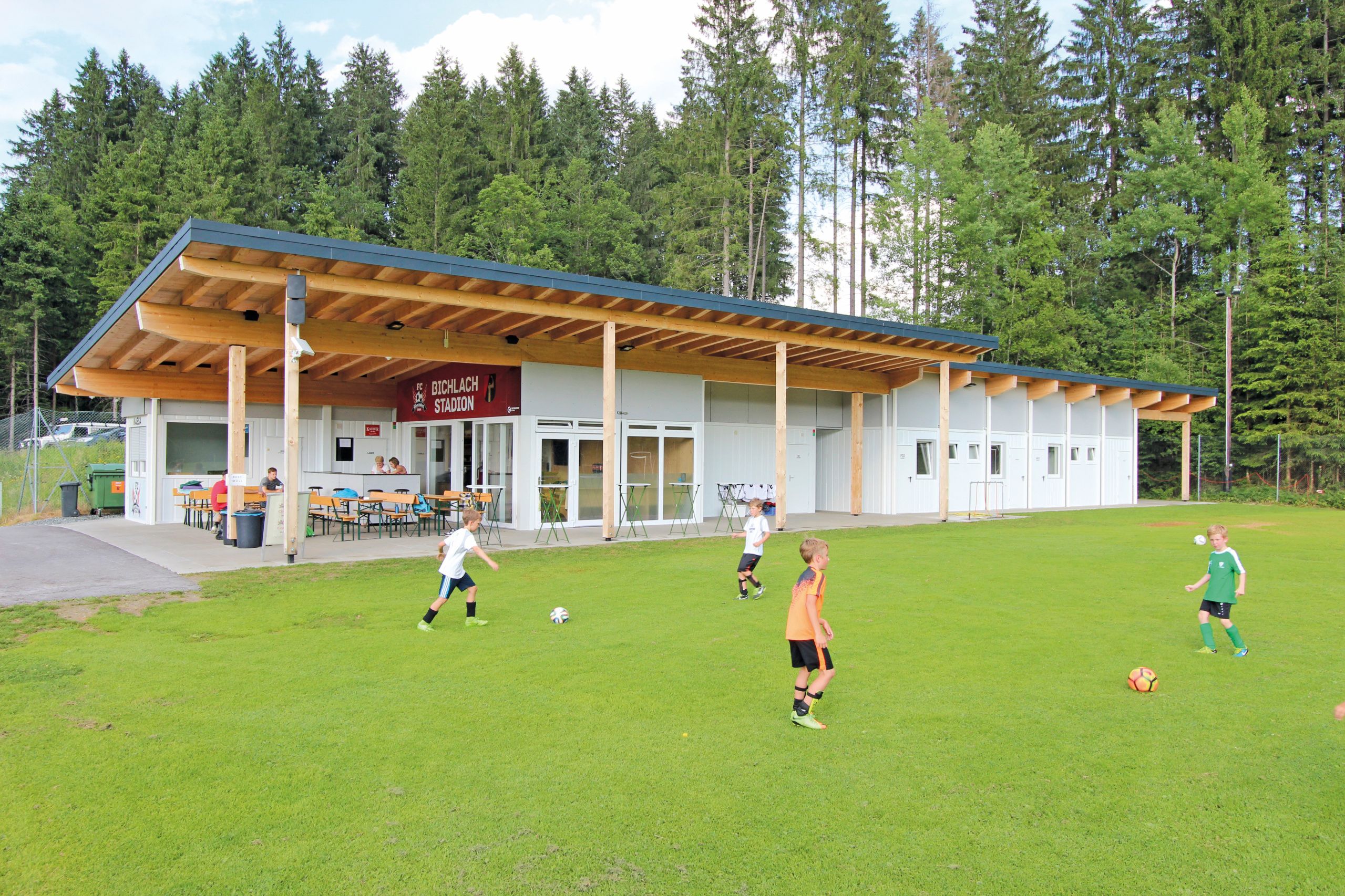 Logement pour le club sportif de football "FC Oberndorf" à Oberndorf dans le Tyrol, AT.