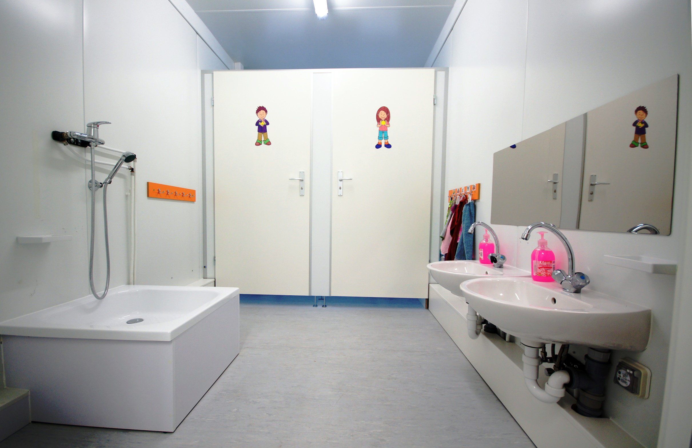 Sanitære installationer tilpasset til børn