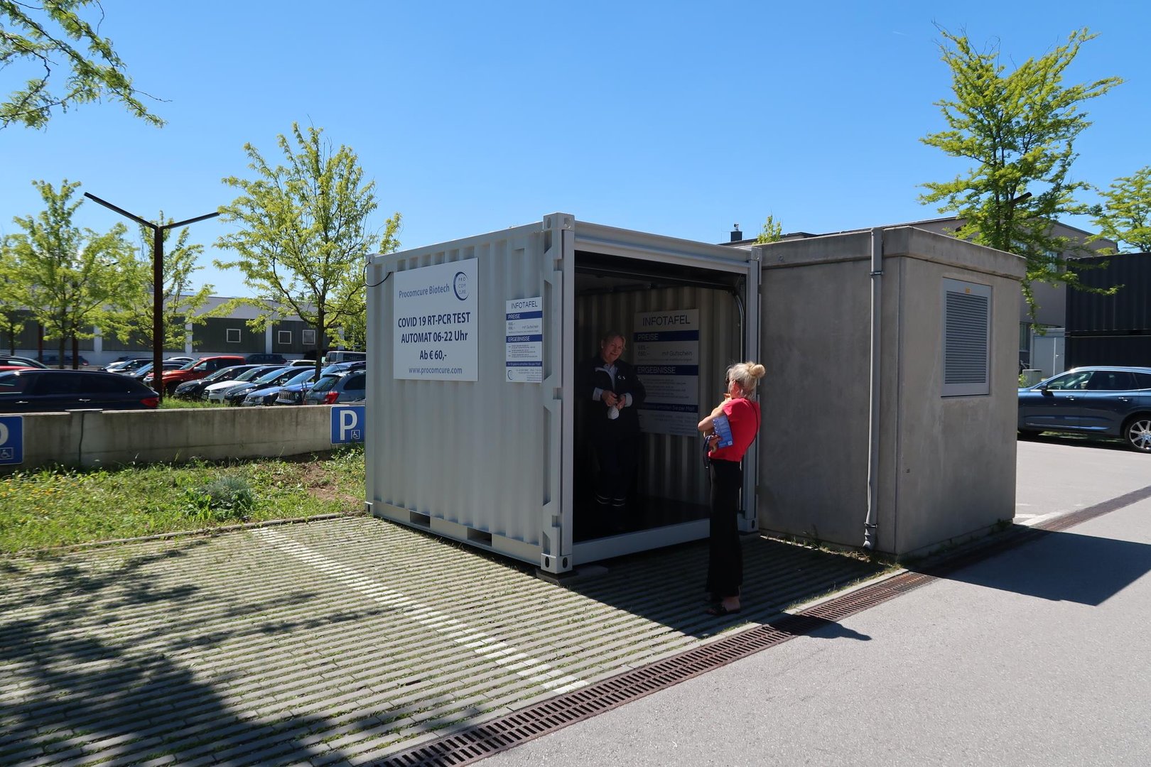 Space-saving self-service storage container in Salzburg (AT